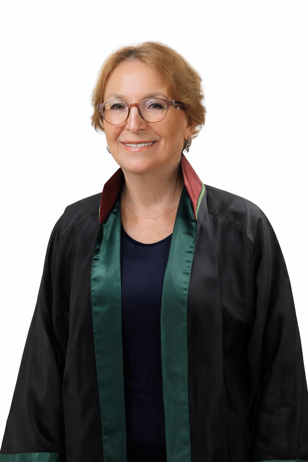 Av. Yüksel Geçim - Avukatlık Cübbesi ile